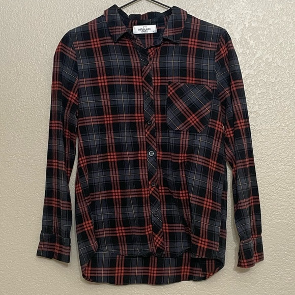 Carly Jean Los Angeles Tops - Carly Jean Los Angeles small flannel